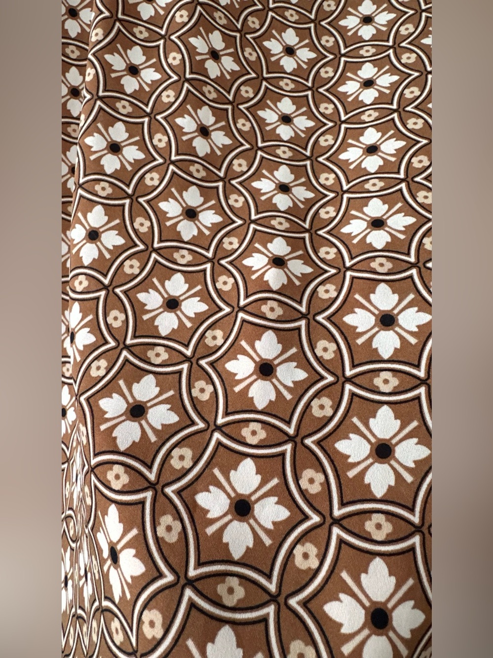 Ann Taylor Brown and Cream Geometric Sleeveless Top - size S - Picture 7 of 11